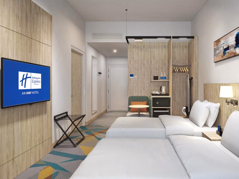 holiday inn express and suites singapore 8289423315 4x3 1 768x576